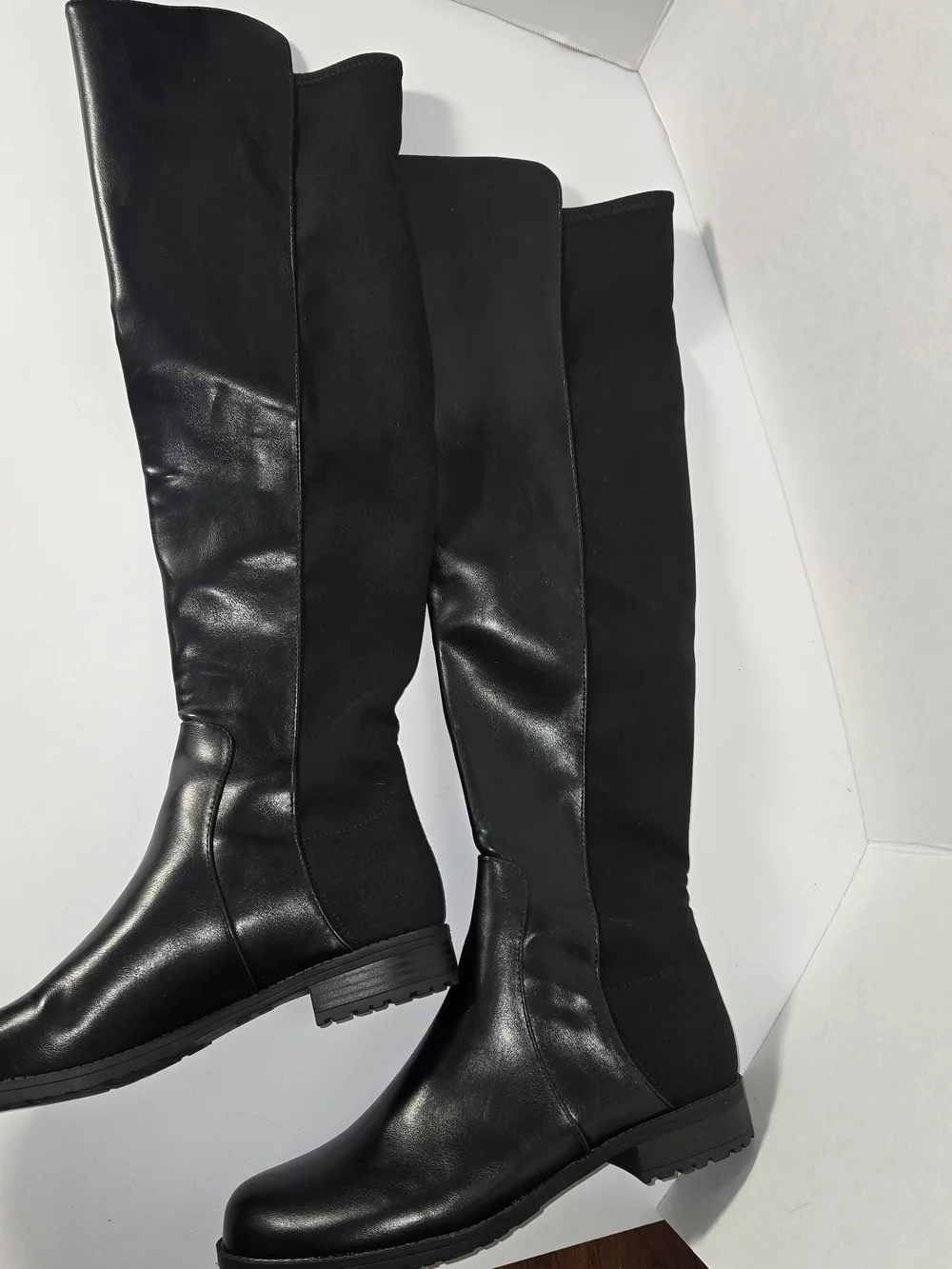 Unisa elegant black
